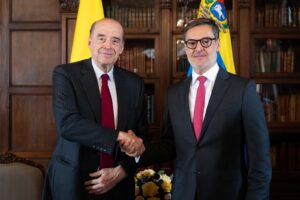 Gobierno colombiano recibe credenciales de Félix Plasencia
