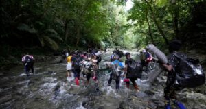 Hallan 18 cadáveres de venezolanos en una fosa en el Darién