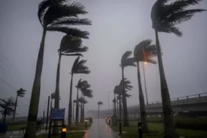 Huracán Ian podría llegar con categoría 5 a Florida