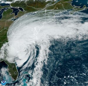 Ian se degrada a ciclón postropical al tocar Carolina del Sur