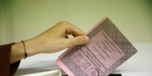 La participación en las elecciones generales de Italia cae al 51 por ciento a las 19.00 horas