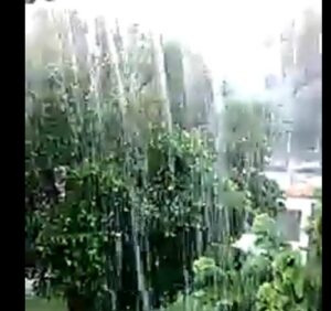 Llueve granizo en Caracas