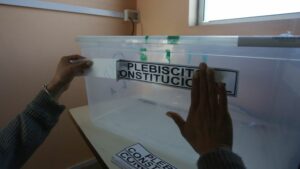 Los chilenos deciden en las urnas si aprueban o rechazan la nueva Constitución de talante progresista