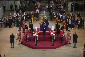 Los prncipes George y Charlotte se sumarn al funeral de Isabel II