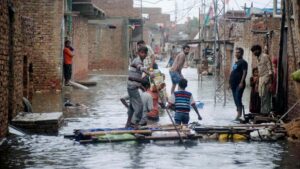 Más de 1.200 muertos por las inundaciones en Pakistán, que espera nuevos diluvios en el sur