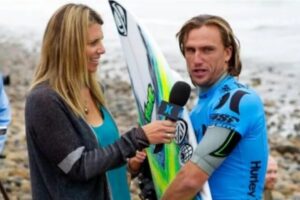 Muere Chris Davidson, leyenda del surf, tras recibir un puetazo a la salida de un pub
