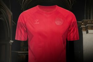 Mundial de Fútbol 2022: Hummel desaparece de la camiseta de Dinamarca en Qatar: "No queremos ser visibles durante un torneo que ha costado la vida a miles de personas"