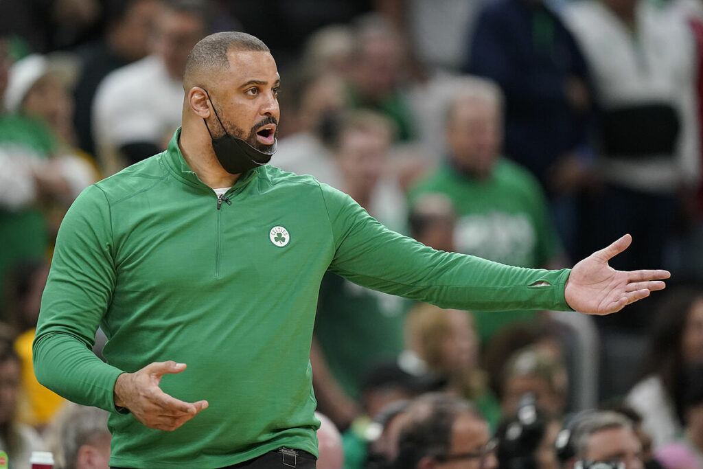 NBA: Los Celtics suspendern a su entrenador durante un ao por tener relaciones con una mujer del staff | NBA 2022