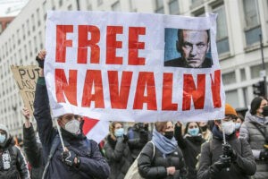 Navalni pide a los rusos votar en elecciones pese a campaña militar en Ucrania
