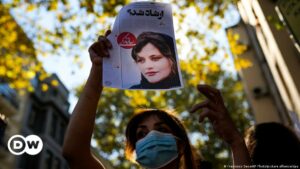ONU Mujeres pide investigar muerte de iraní Mahsa Amini | El Mundo | DW