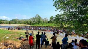 Petro pide presencia estatal para asistir a migrantes en el Darién