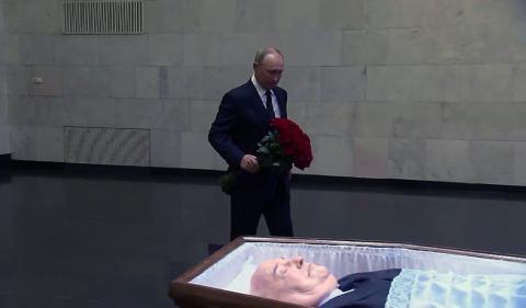 Putín despide a Gorbachov en el hospital donde murió