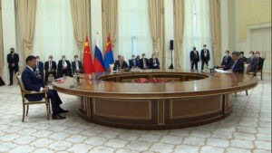 Putin y Xi Jinping, cara a cara: "China est dispuesta a colaborar con Rusia como grandes potencias para liderar un mundo cambiante"