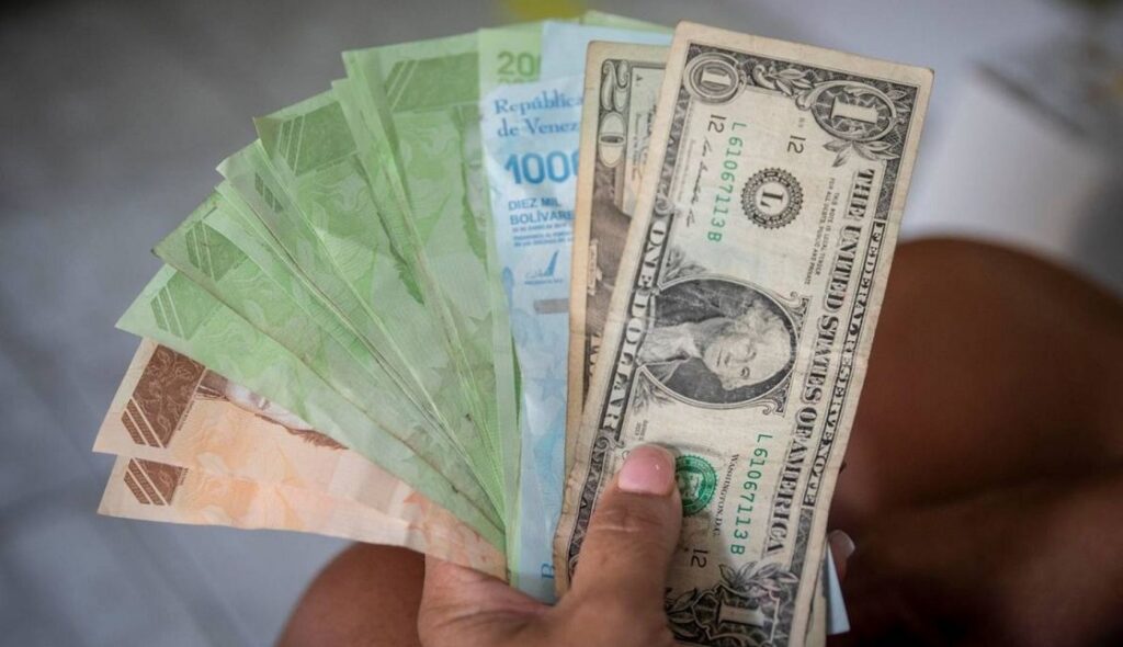 Salario mínimo en Venezuela, a la inversa del crecimiento económico