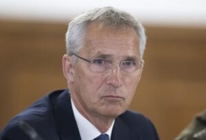 Stoltenberg advierte a Rusia de "graves consecuencias" si usa armamento nuclear en Ucrania