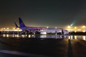 ▷ #VIDEOS Un avión se sale de la pista al aterrizar en Panamá #26Sep