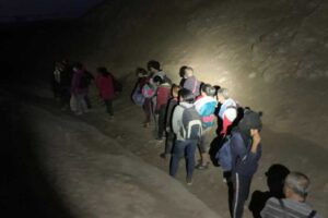 Advierten que la banda criminal Tren de Aragua trafica unos 200 migrantes a la semana a Chile