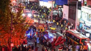 Al menos 146 muertos y 150 heridos en una estampida en Seúl (videos)