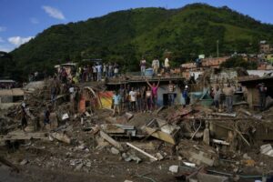 Al menos 378 viviendas en Las Tejerías están completamente perdidas, confirman las autoridades