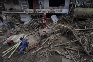 Ascienden a 50 los muertos en la riada de Tejerías, Venezuela