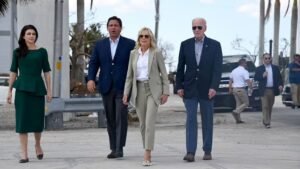 Biden visitó zona de desastre en Florida tras paso del huracán Ian