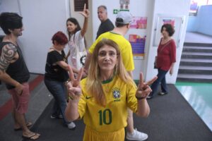 Bolsonaro aventaja a Lula en las presidenciales de Brasil con el 22 por ciento escrutado