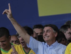 Bolsonaro se disculpa por sus insultos a adolescentes venezolanas