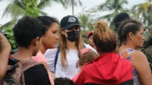 Canciller de Panamá visita a migrantes en el Darién