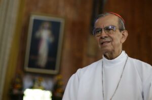 Cardenal Rosa Chávez dice que su renuncia es "algo normal"
