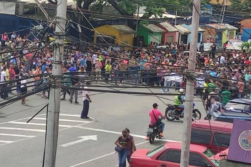 Comerciantes de Valles del Tuy protestaron por aumento de 300% en solo un mes de los impuestos municipales