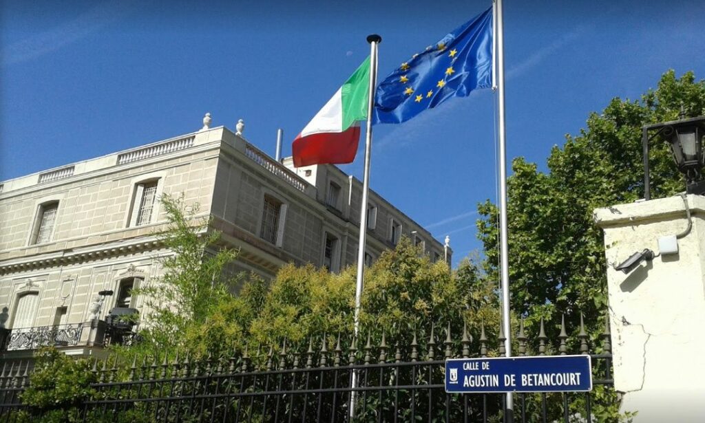 Consulado italiano actualizó montos para emisión de pasaportes
