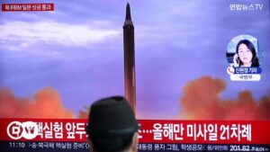 Corea del Norte dispara otros dos misiles al mar de Japón | El Mundo | DW