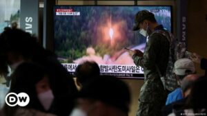 Corea del Norte lanza misil tras despliegue de aviones de guerra en la frontera | El Mundo | DW