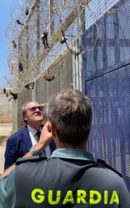 El Defensor del Pueblo dice que 470 migrantes fueron rechazados en la valla de Melilla en junio sin garantías legales