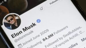 Elon Musk disuelve la junta directiva de Twitter y afianza su control de la compañía como director único