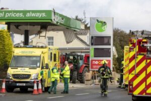 Explosión de gasolinera deja diez muertos en Irlanda