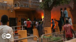 Francia condena ataque a su embajada en Burkina Faso | El Mundo | DW