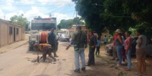 Gobernación de Bolívar realizó mantenimiento de bocas de visita en Los Farallones | Diario El Luchador