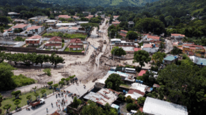 Habitantes de Aragua desalojan sus viviendas por temor a nuevas lluvias