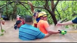 Huracán Julia deja muertos y destrucción en Centroamérica | Video
