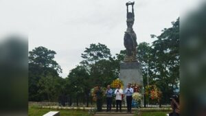 Inaugura plaza con escultura de María Lionza sustraída de la UCV