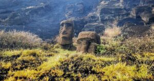 Incendio causó daño "irreparable" a estatuas moái de la chilena Isla de Pascua