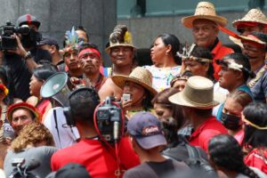 Indígenas venezolanos marcharon en Caracas en rechazo al bloqueo