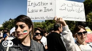 Irán vive las jornadas más duras de protestas tras muerte de Amini | El Mundo | DW