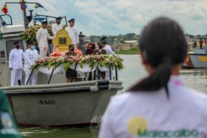 La Chinita inició su procesión lacustre por los pueblos costeros del Zulia