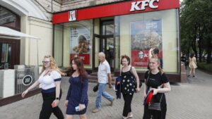 La compañía de comida rápida KFC abandona Rusia