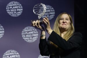La escritora española Luz Gabás ganó el Premio Planeta con una novela histórica