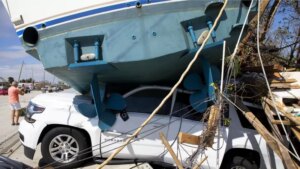 "La gente busca sus barcos en las calles": cómo la afluente Fort Myers fue arrasada por el huracán Ian