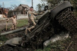 Las retiradas de Rusia abastecen de armamento a las tropas de Ucrania