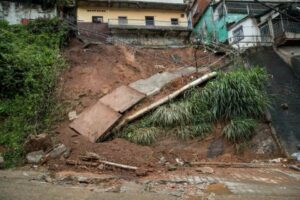 Lluvias en Venezuela han dejado unas 26 mil familias afectadas, según Ceballos